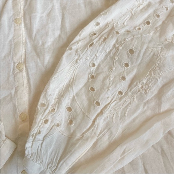 Old Navy Split-Neck Button-Down Top - Picture 4 of 4